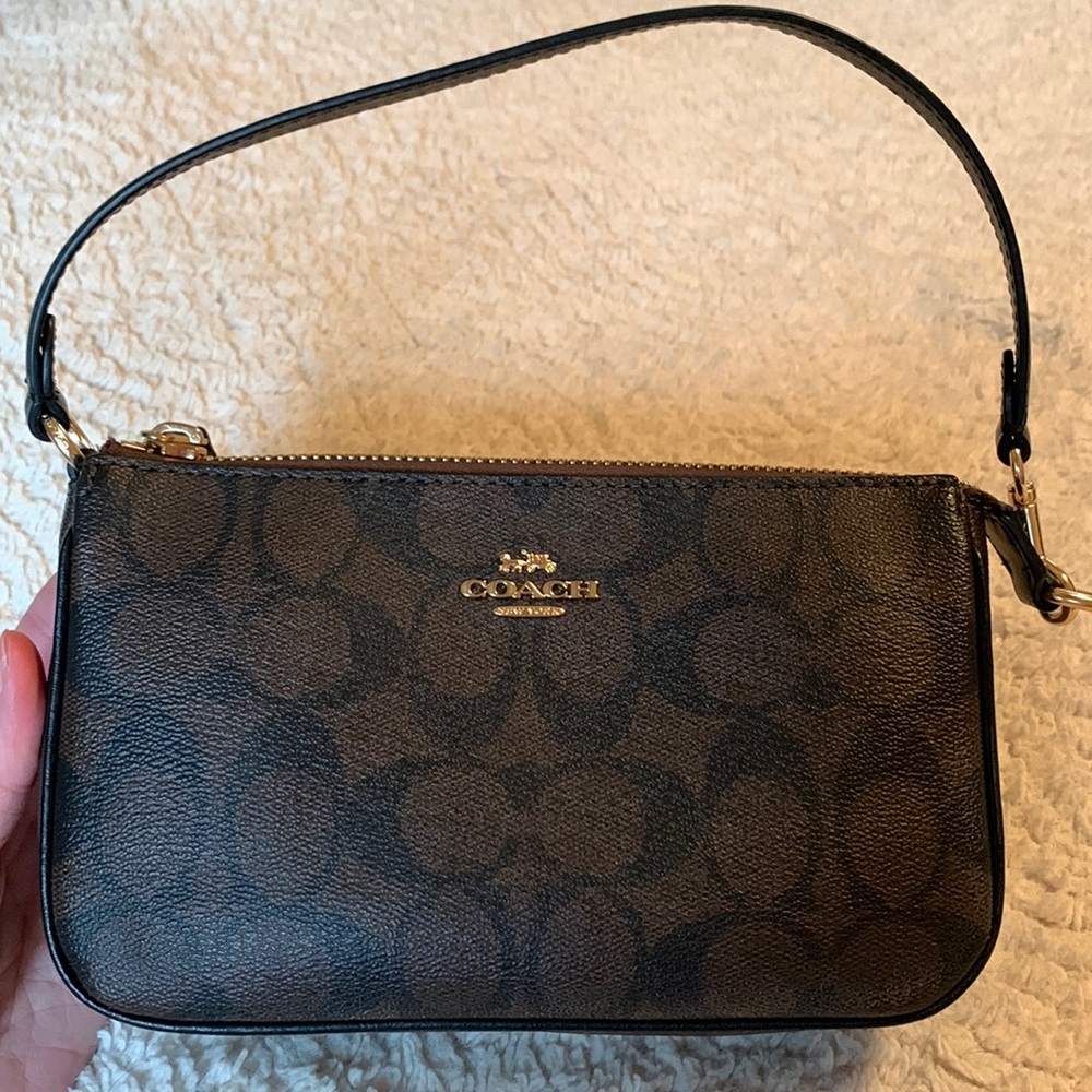 Coach Nolita 19 in Signature Canvas
